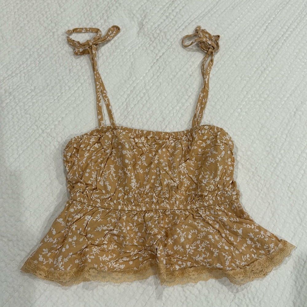 Lottie Moss crop top